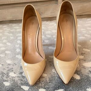 Gianvito Rossi Beige Patent Leather Heels